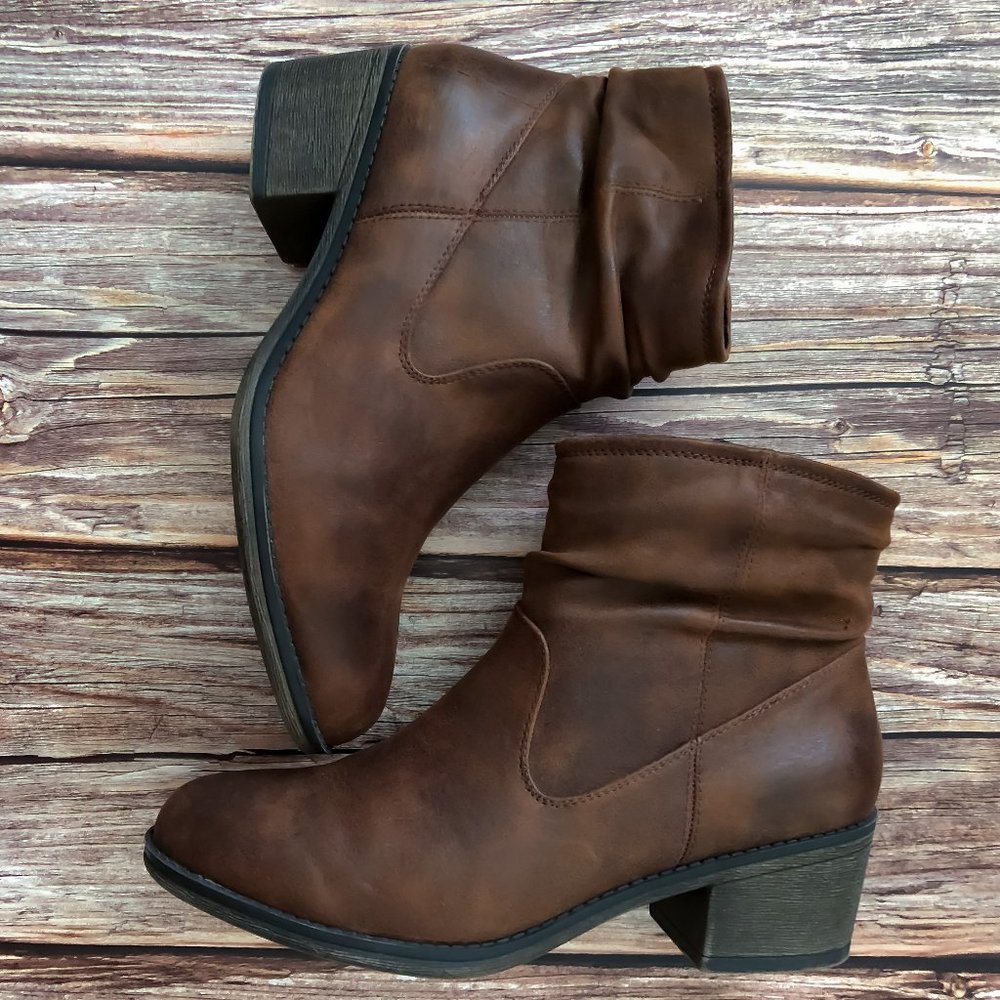 White Mountain Size 7 Brown Ankle Boot